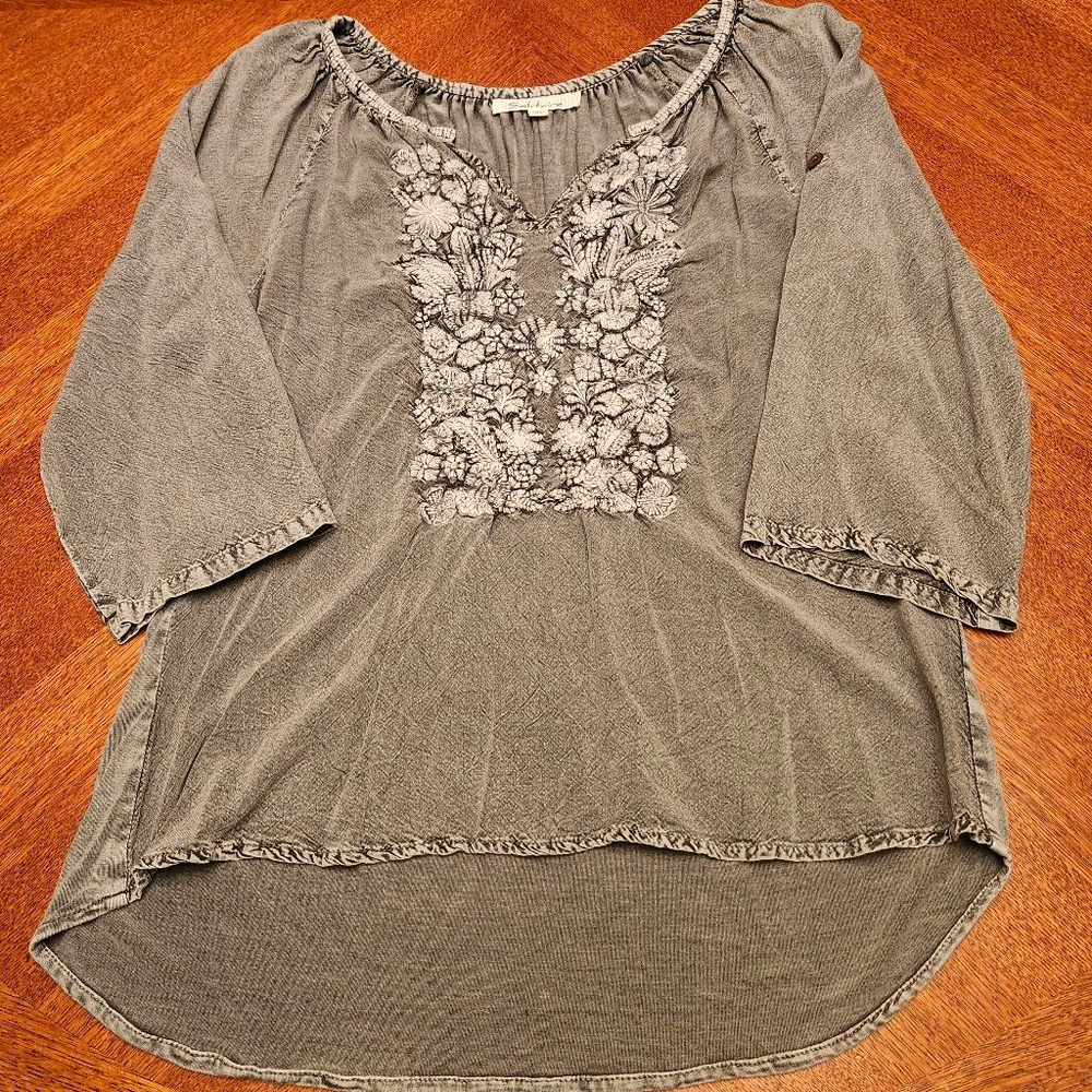 Women's Solitaire Gray & White Embroidered Tunic Top S B1